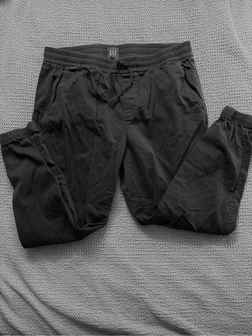 GAP women’s Black Jogger Pants